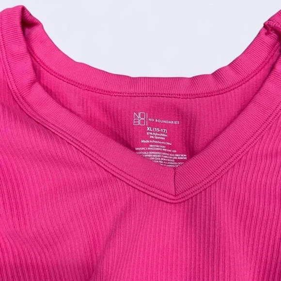 No Boundaries Hot Pink Ribbed V-Neck Top - Picture 3 of 3